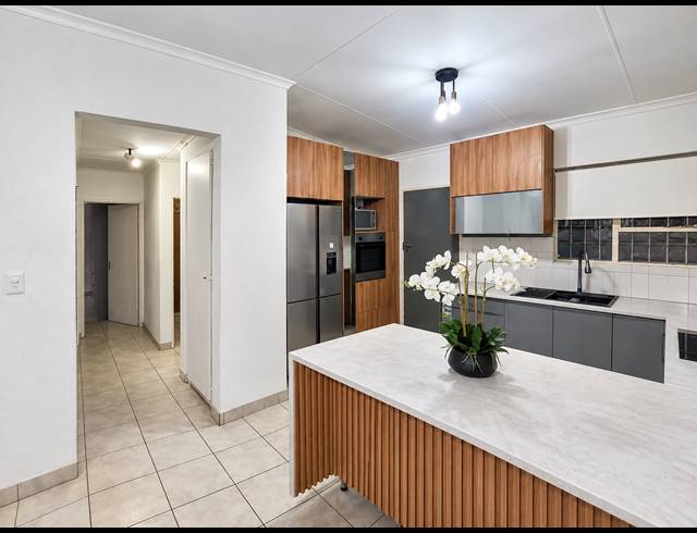 2 BEDROOM TOWNHOUSE FOR SALE IN WALDRIFT